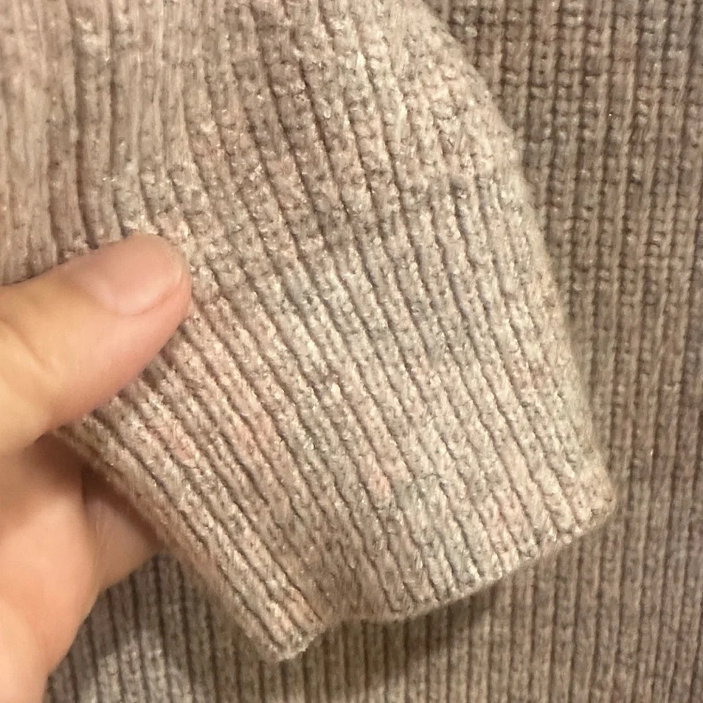 Cozy Ribbed Mock Neck Sweater in Light Grey/Pink